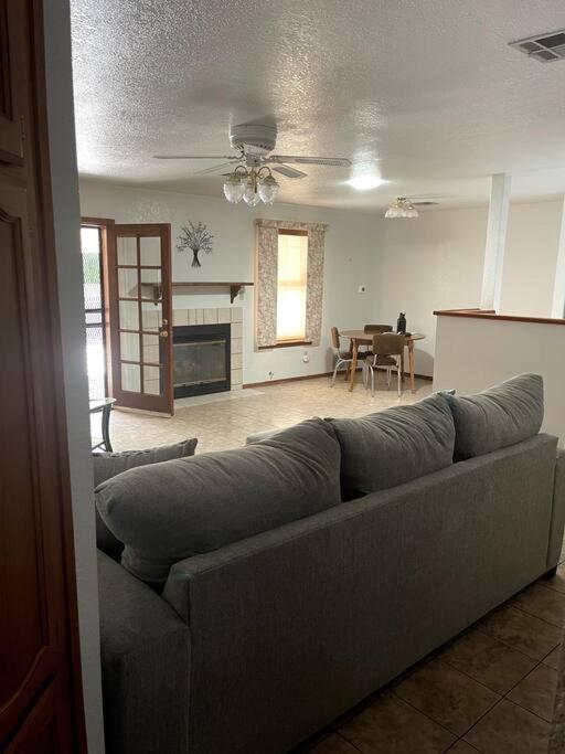 Townhouse, Two Car Garage, Fireplace Back Yard لاس كروسيس، نيومكسيكو المظهر الخارجي الصورة